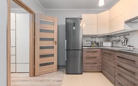 Al Krakowska 291A by Homeprime